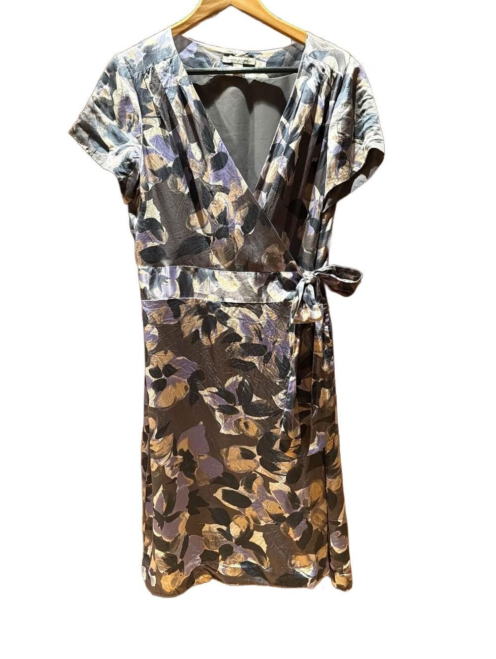 Banana Republic Silk Lourdes Wrap Dress 14 Tall Knee Length Short Sleeve Floral